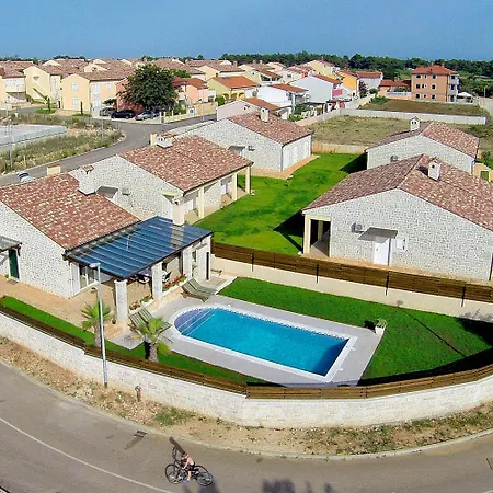 Mila Sa Privatnim Bazenom Villa *