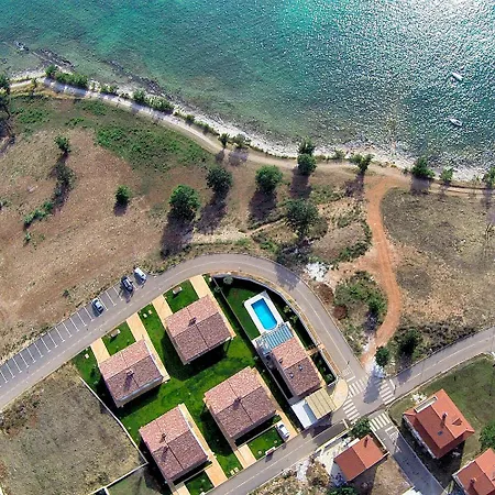 Mila Sa Privatnim Bazenom Villa *