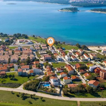 Villa Mila Sa Privatnim Bazenom Medulin